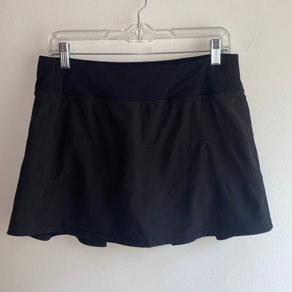 Lululemon tennis skirt Size 8 Tall!!